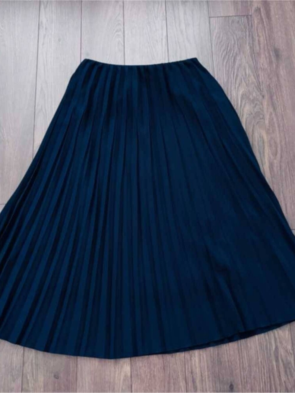 UNIQLO Navy Blue Pleated Midi Skirt High Waisted A-Line - Size Small